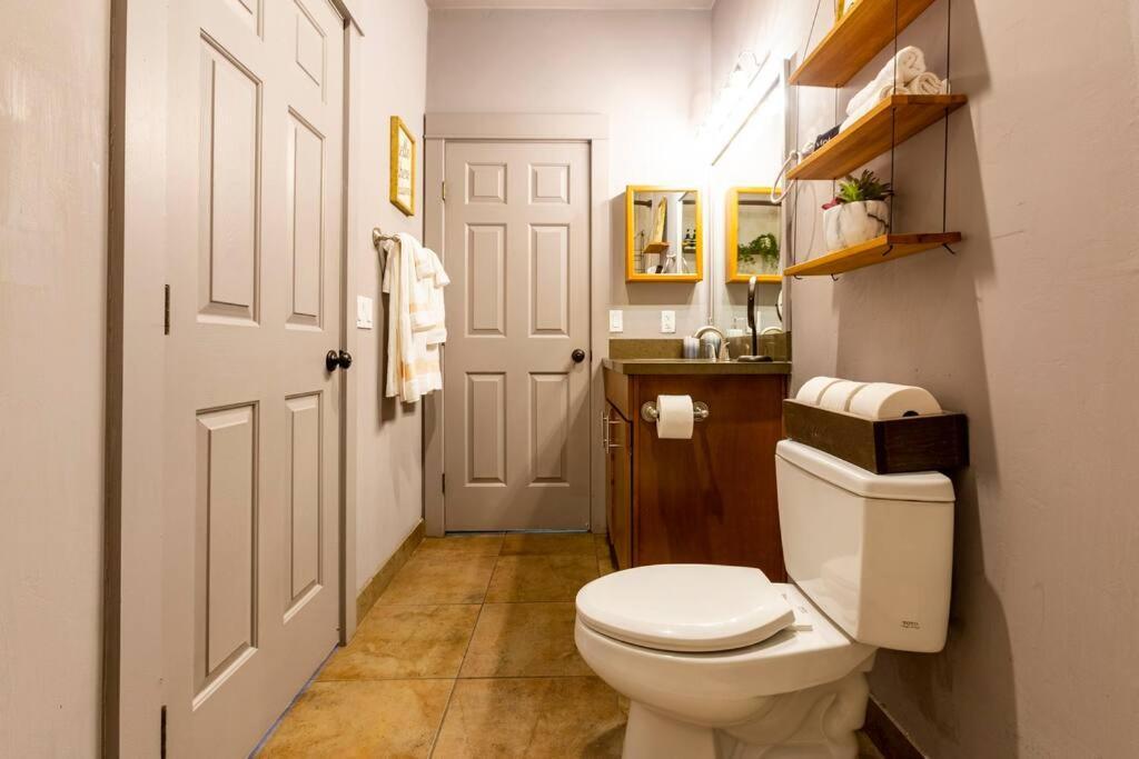 2Br Home W Parking Downtown Charm In Full Bloom! Tucson Exterior foto